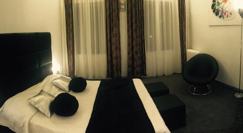 เลอ คาปิตอล Hotel ตูลูส ภายนอก รูปภาพ